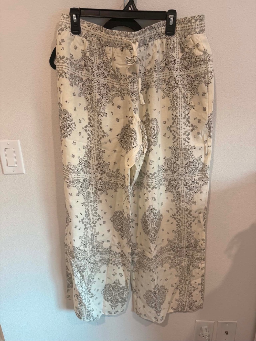 Urban Outfitters Kimchi Blue Maura Bandana Print Pull-On Pants - Picture 3 of 7